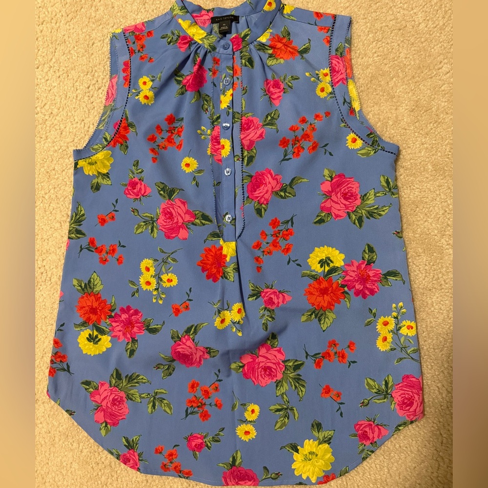 Ann Taylor Blue Floral Sleeveless Button-Up Blouse